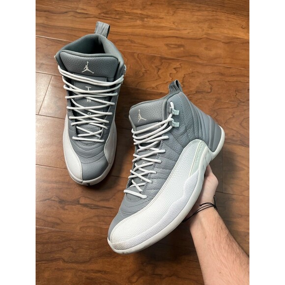 Jordan 12 Stealth 2022 Size 13 Pre-Owned 130690-617 White Grey